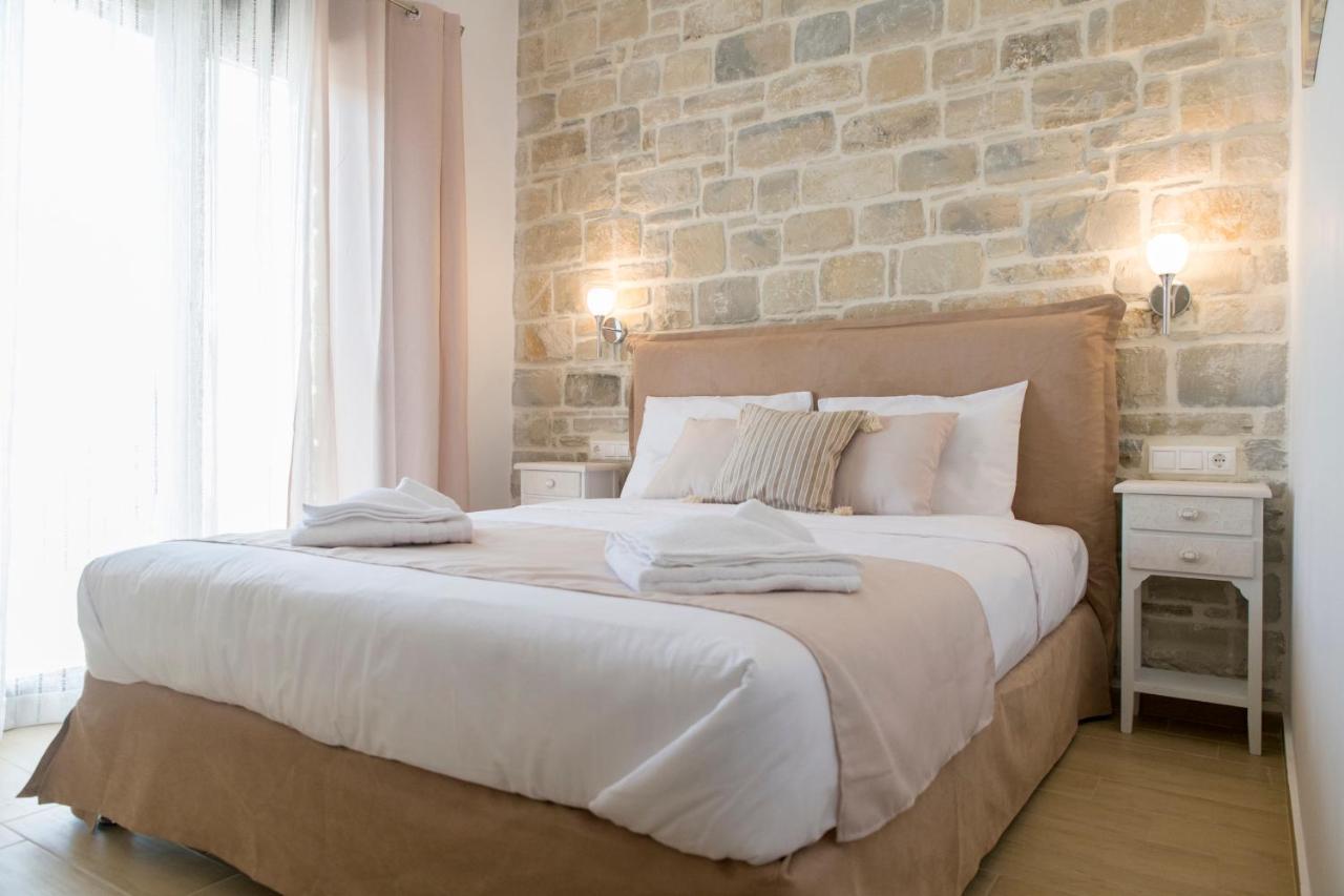 Mira Villa